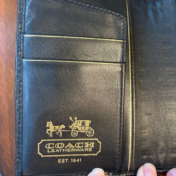 Coach Legacy Turnlock Wallet/Agenda - Picture 8 of 11